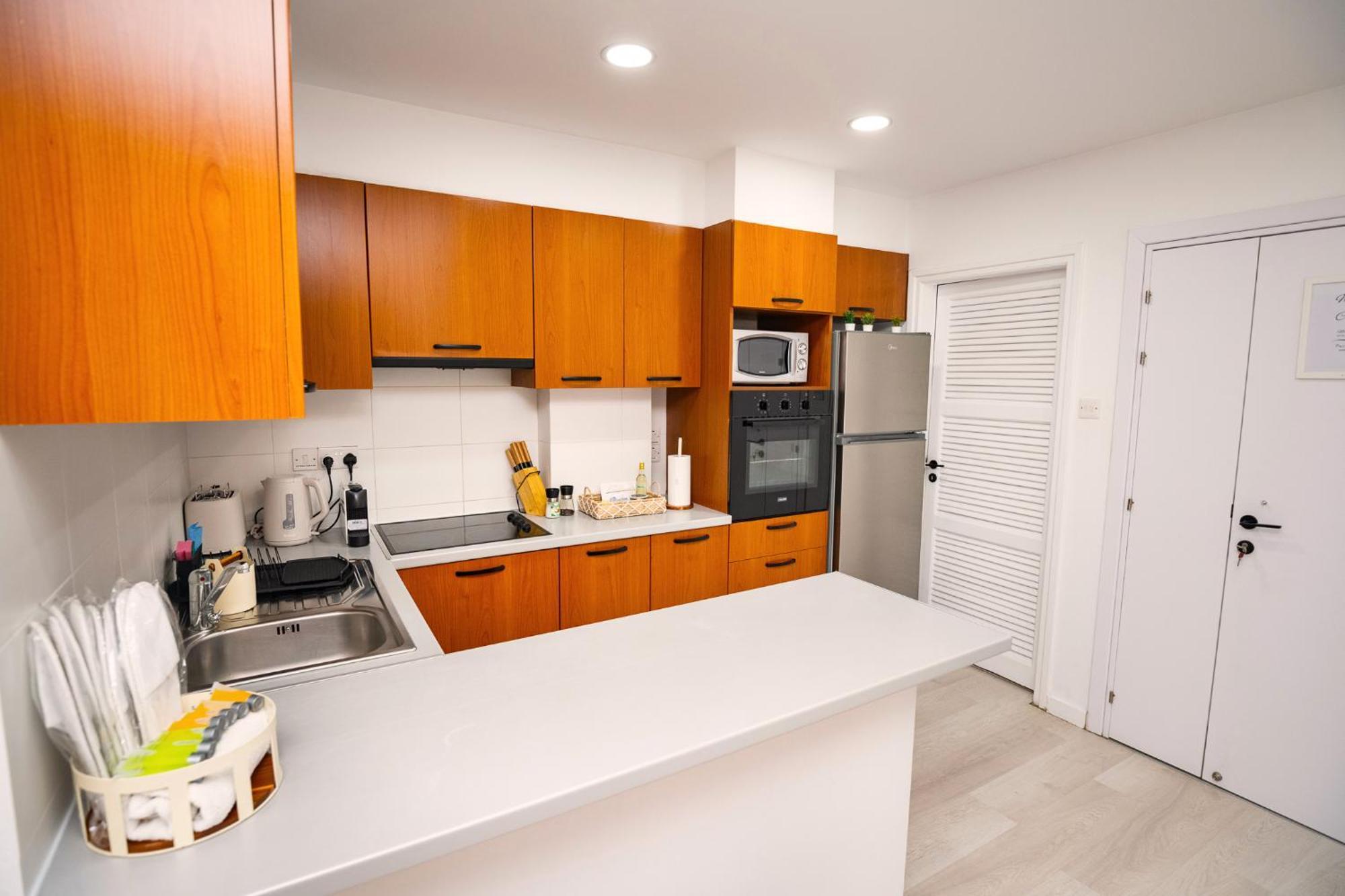 Lazuli Sea View Beachfront Ap 21 Λάρνακα Εξωτερικό φωτογραφία
