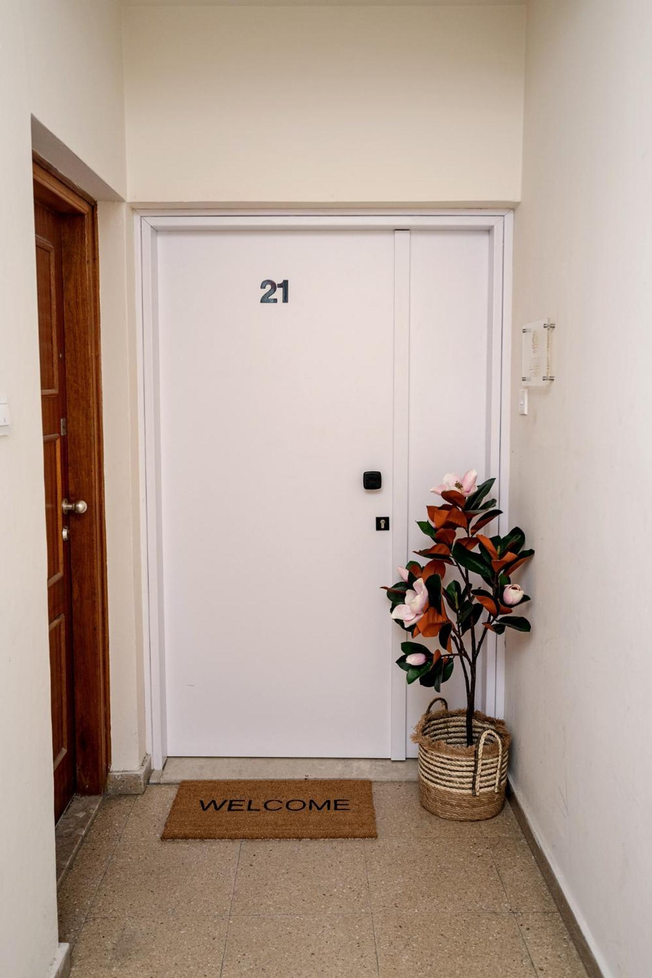 Lazuli Sea View Beachfront Ap 21 Λάρνακα Εξωτερικό φωτογραφία