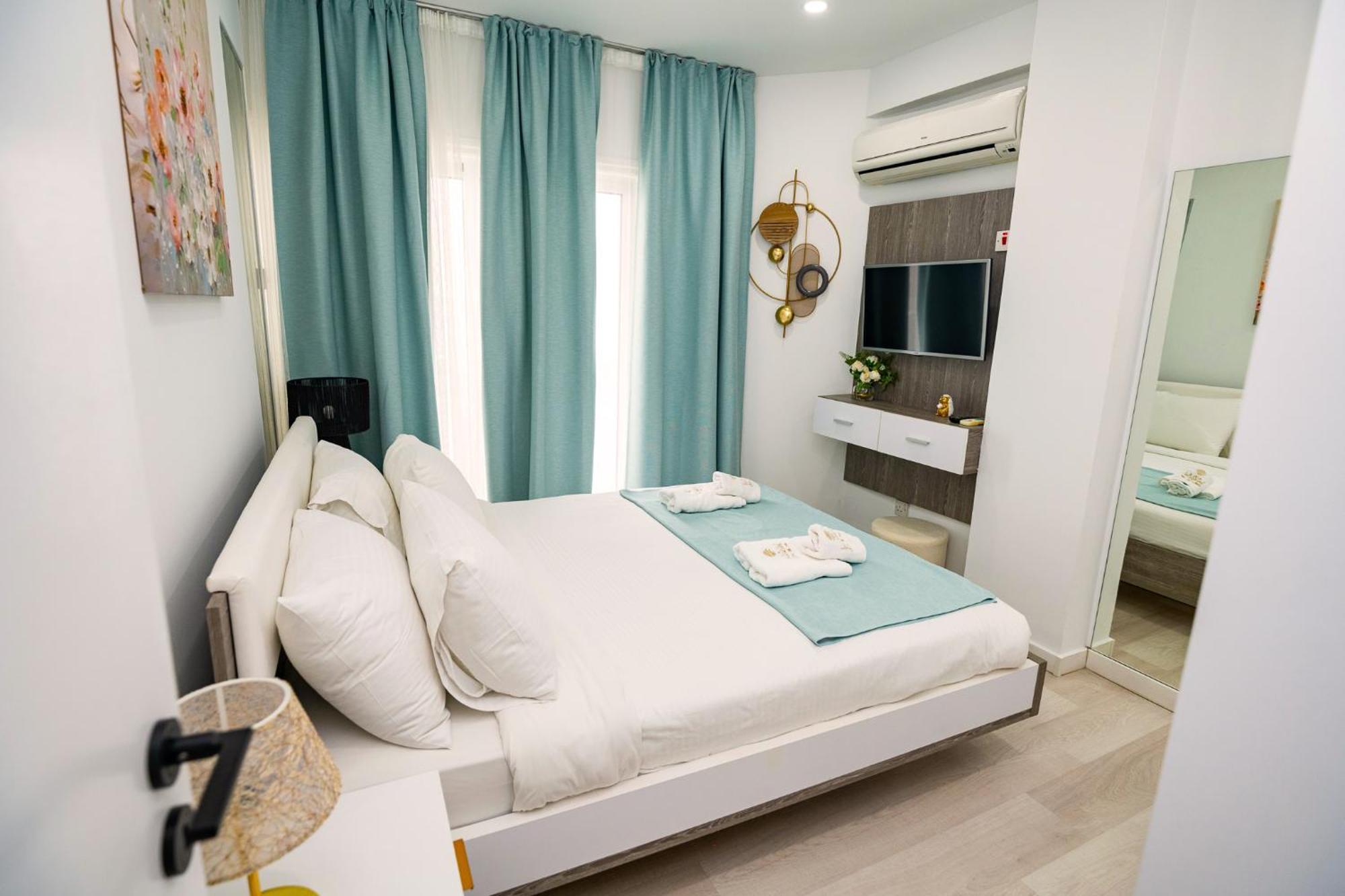 Lazuli Sea View Beachfront Ap 21 Λάρνακα Εξωτερικό φωτογραφία